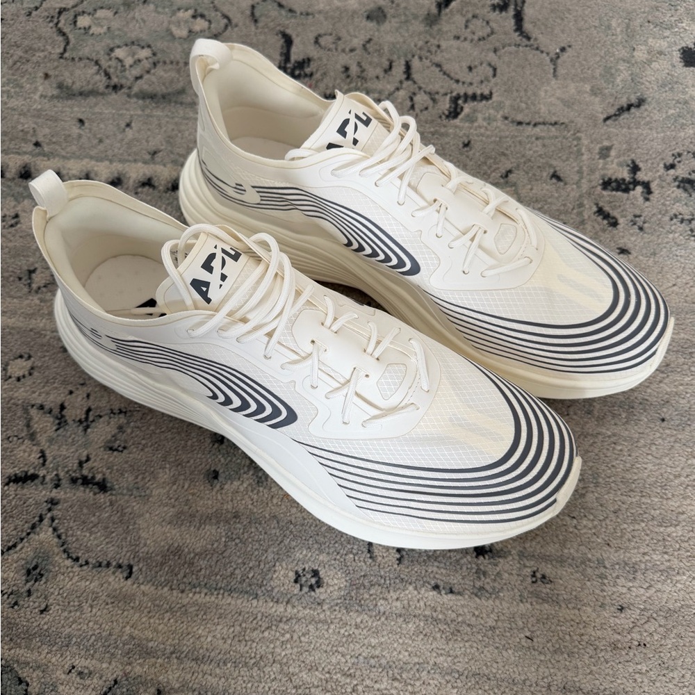 New APL Streamline Sneakers Mens Ivory Smoke Sz 13 - Picture 5 of 11